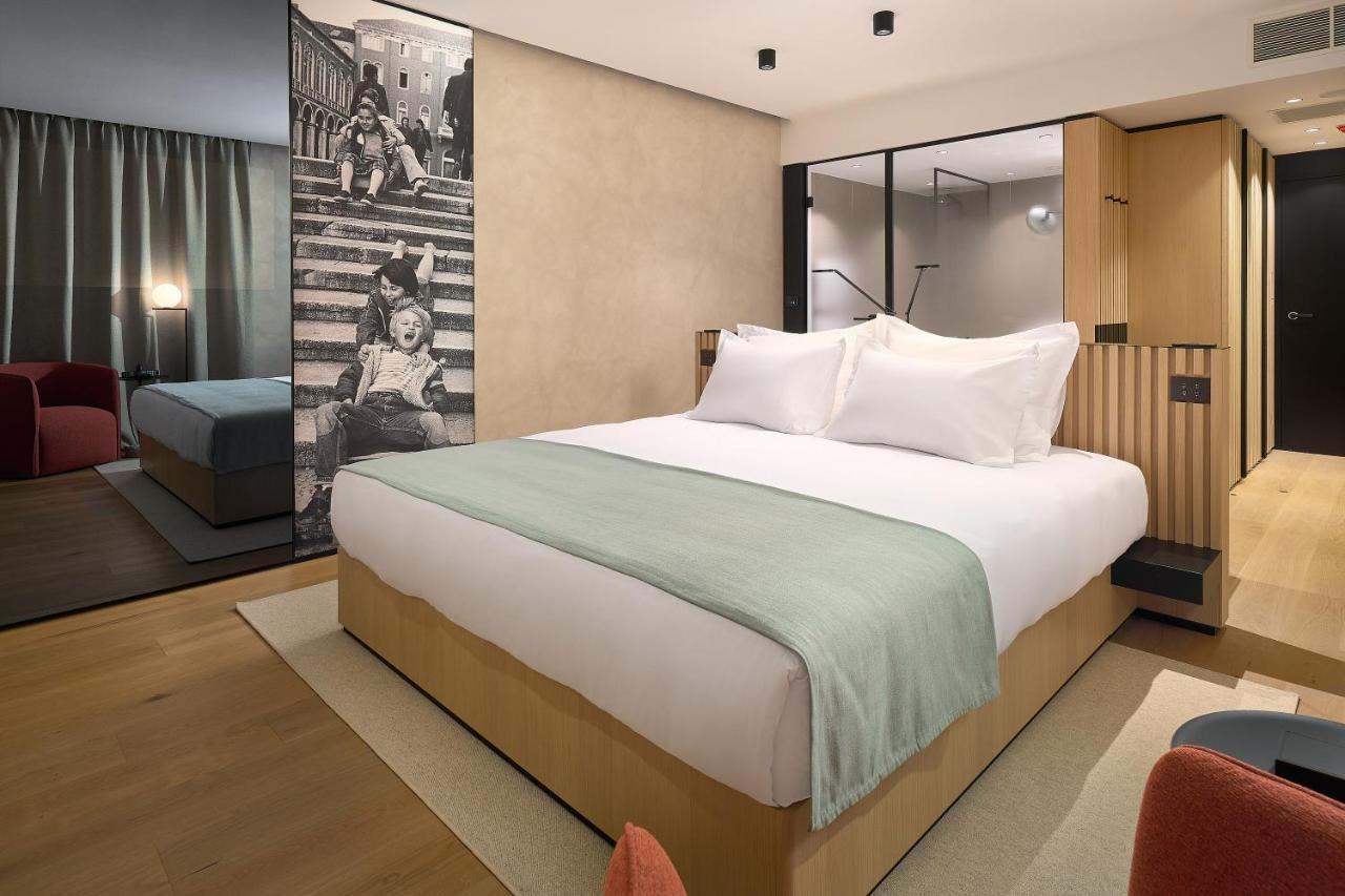 Hotel Ambasador สปลิท ภายนอก รูปภาพ A bedroom at the hotel