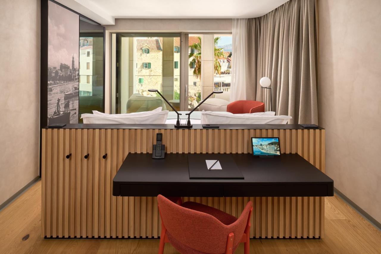 Hotel Ambasador สปลิท ภายนอก รูปภาพ
