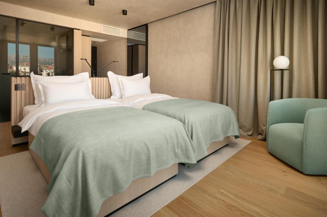 Hotel Ambasador สปลิท ภายนอก รูปภาพ Deluxe room