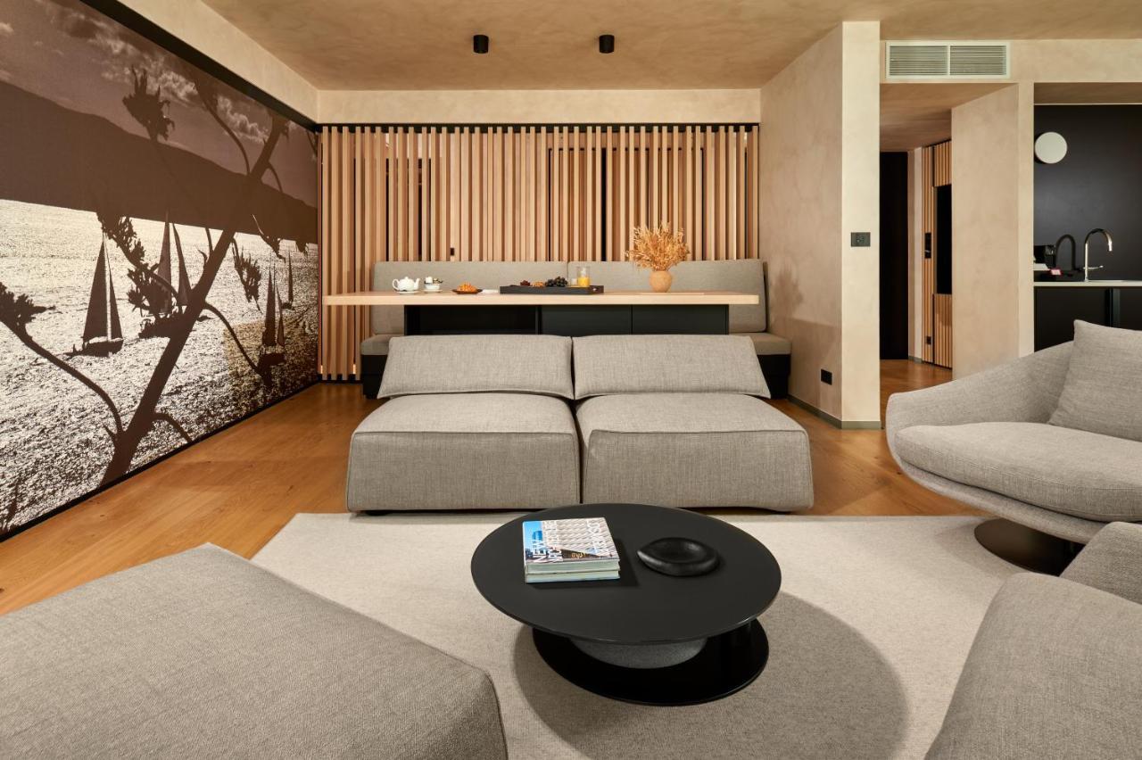 Hotel Ambasador สปลิท ภายนอก รูปภาพ A suite at the Mandarin Oriental Munich
