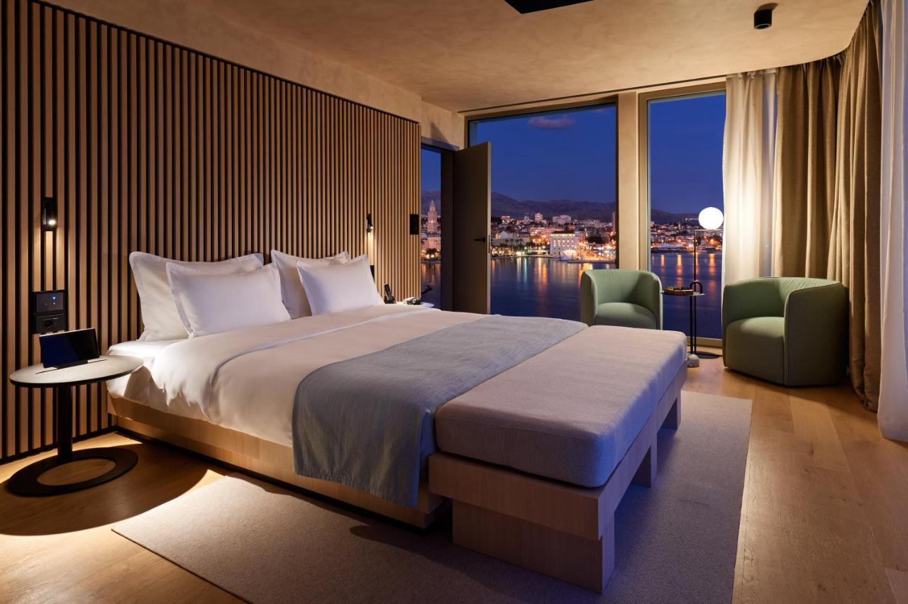 Hotel Ambasador สปลิท ภายนอก รูปภาพ Deluxe Room