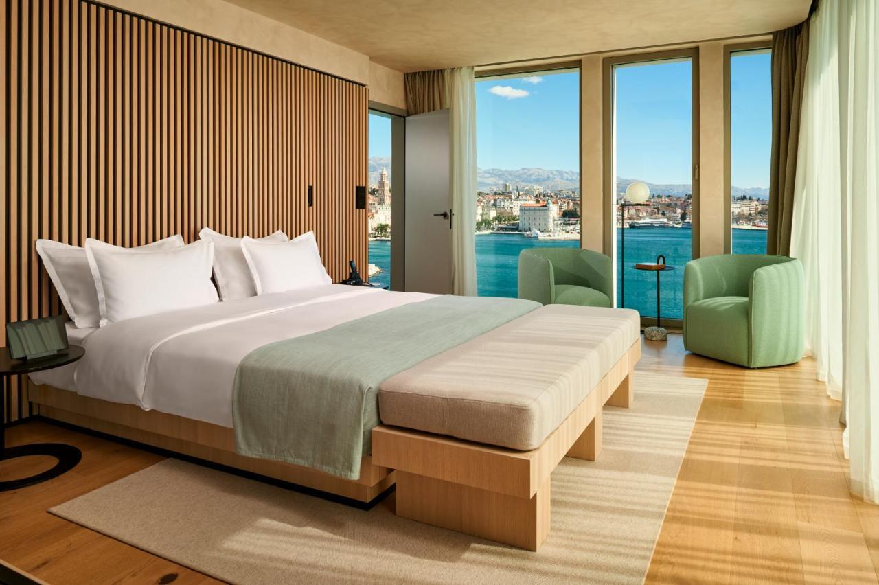 Hotel Ambasador สปลิท ภายนอก รูปภาพ Deluxe Room