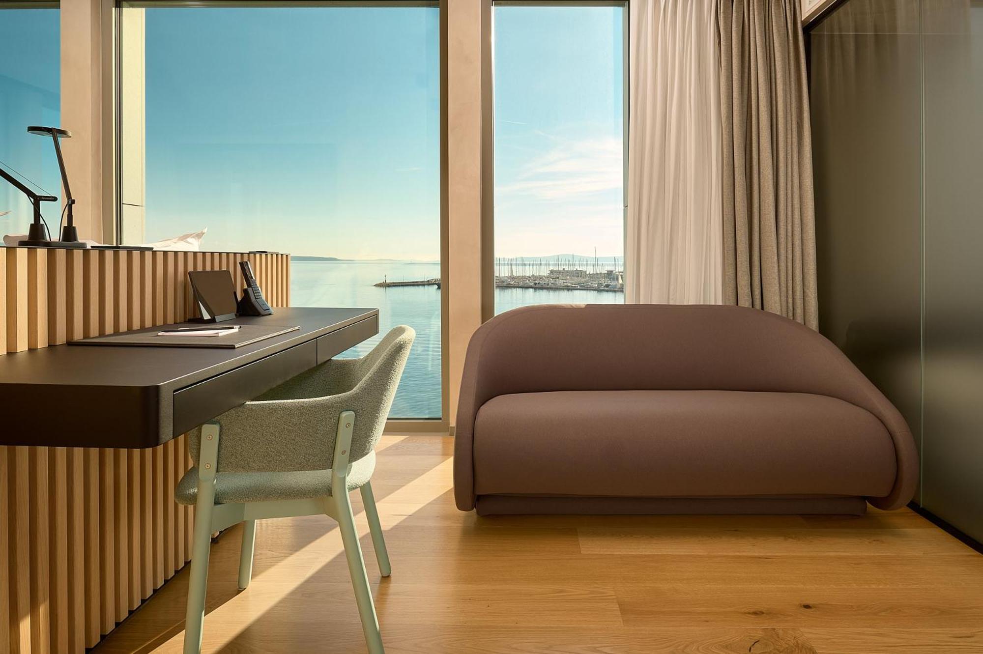 Hotel Ambasador สปลิท ภายนอก รูปภาพ A room at the hotel